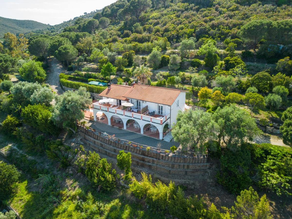 La Palazzina Nel Verde - Goelba Casa Alzi Exterior photo